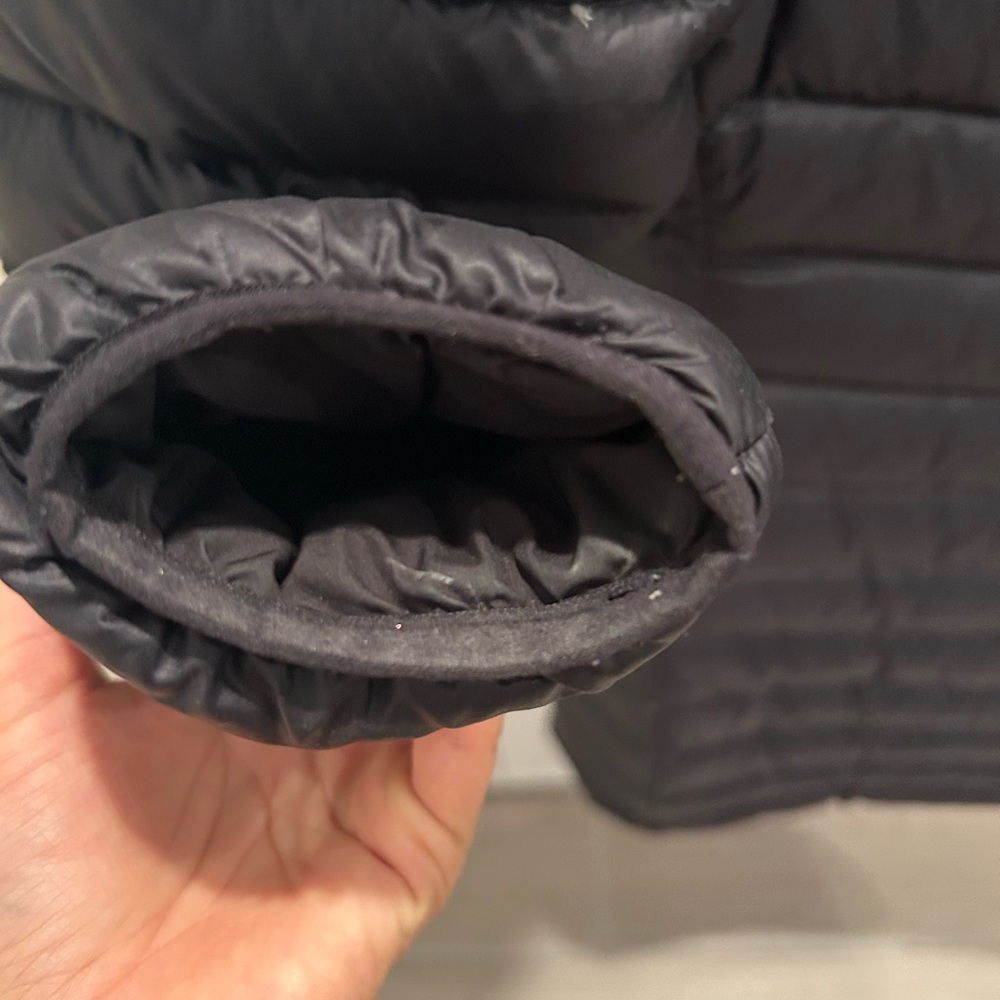 The North Face Women's Quilted Black Puffer Jacket - Picture 10 of 16